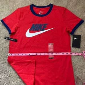 Nike T-shirt women